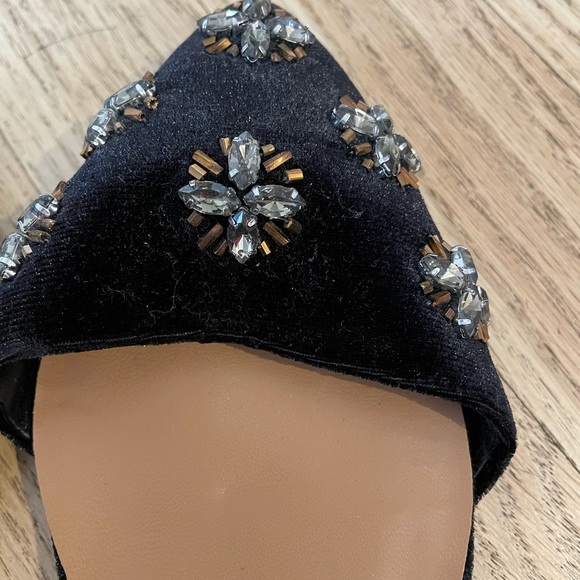 Black flats with embellishments! - Picture 5 of 7